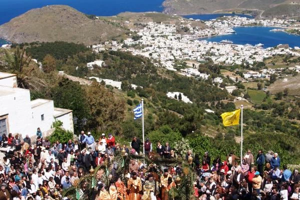 Πάσχα στην Ελλάδα: 10 νησιά με ξεχωριστά έθιμα - εικόνα 2